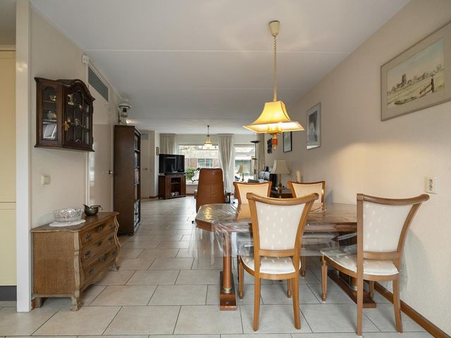 Mossel 16, Middenmeer