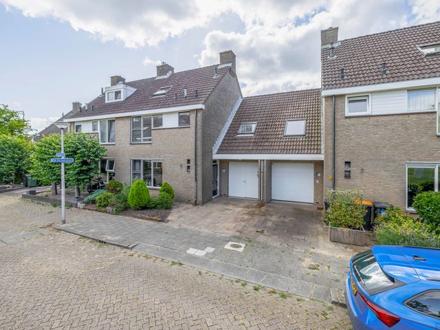 Machtelderf 16, Waddinxveen