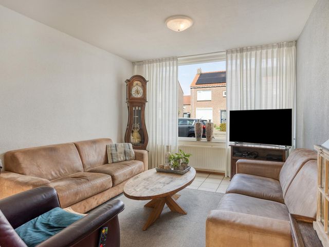 Karel de Stoutestraat 30, Oss