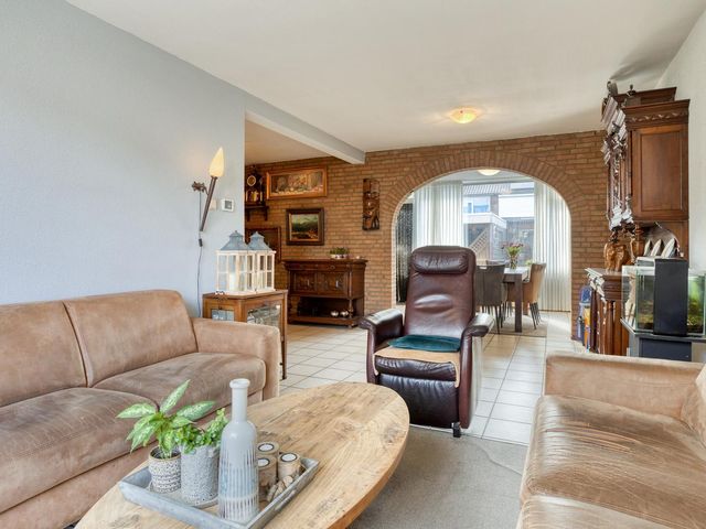 Karel de Stoutestraat 30, Oss