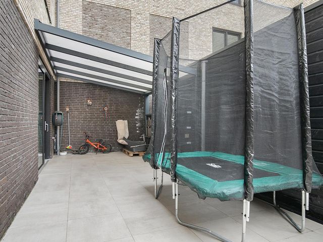 Sablikapad 8, Rotterdam