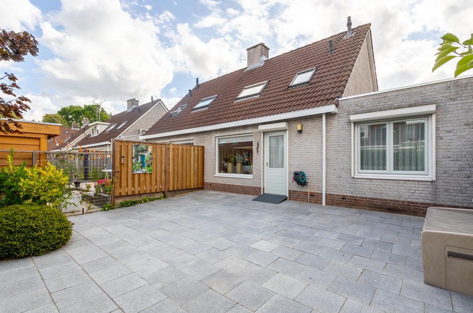 Veerstoep 18