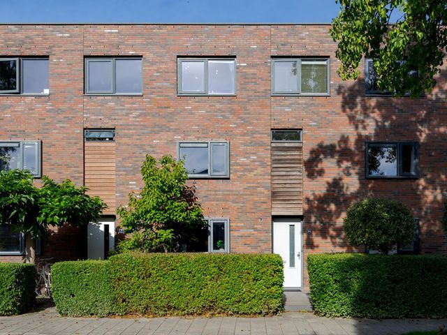 Ter Lips 84, Voorschoten