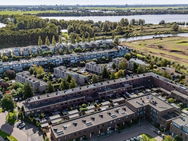 Ter Lips 84, Voorschoten