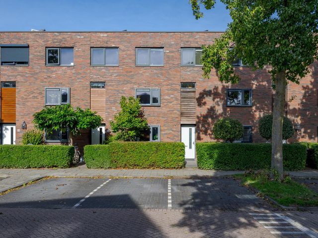 Ter Lips 84, Voorschoten