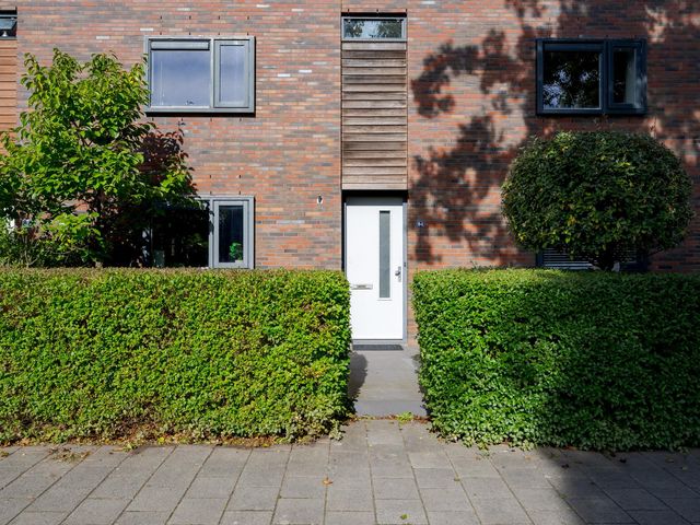 Ter Lips 84, Voorschoten