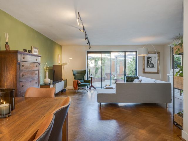 Ter Lips 84, Voorschoten