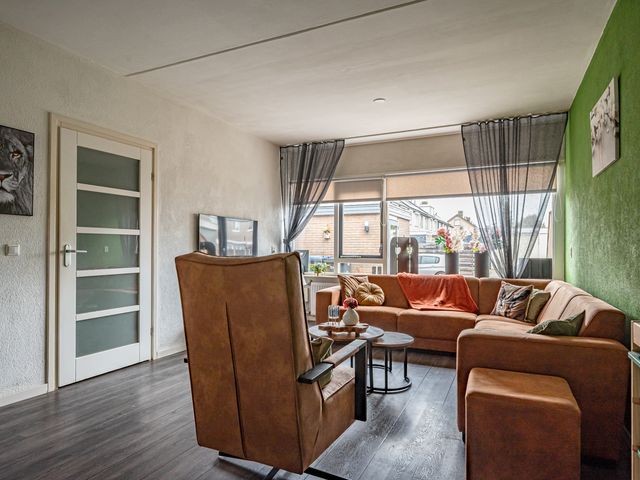 Lekstraat 48, Emmeloord