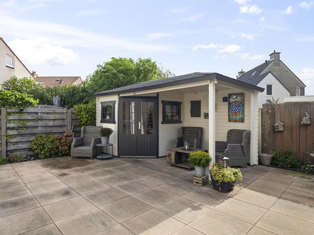 Boterzwin 2322, Julianadorp