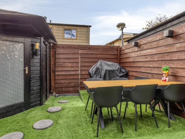 Lijsterbeslaan 18, Schiedam