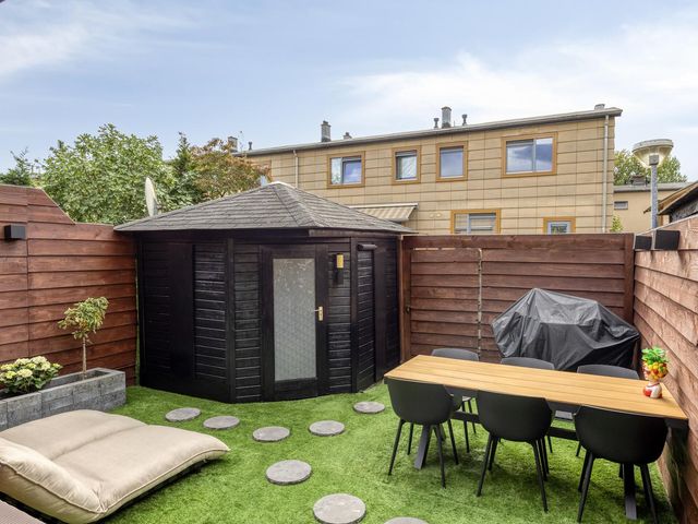 Lijsterbeslaan 18, Schiedam