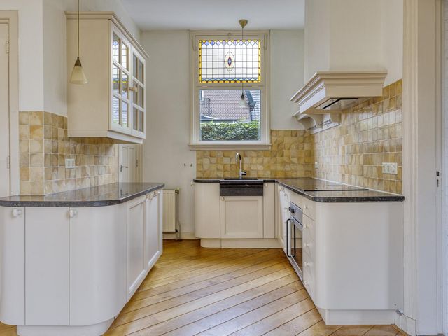 Burg de Zeeuwstraat 58, Numansdorp