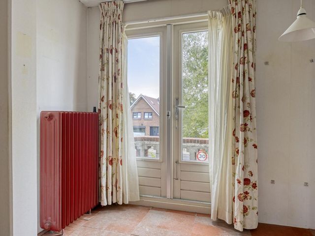 Burg de Zeeuwstraat 58, Numansdorp