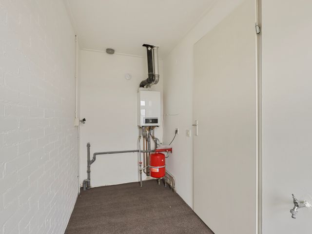 Willemsstraat 4 1eV, Elst