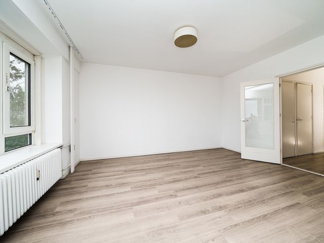 Suze Groeneweglaan 135, Rotterdam
