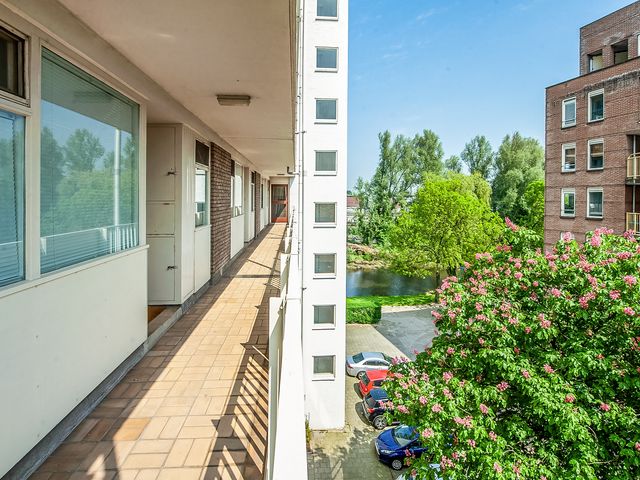 Suze Groeneweglaan 135, Rotterdam