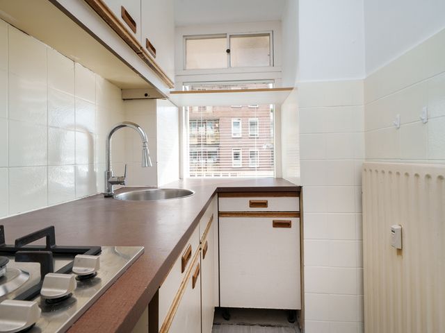 Suze Groeneweglaan 135, Rotterdam