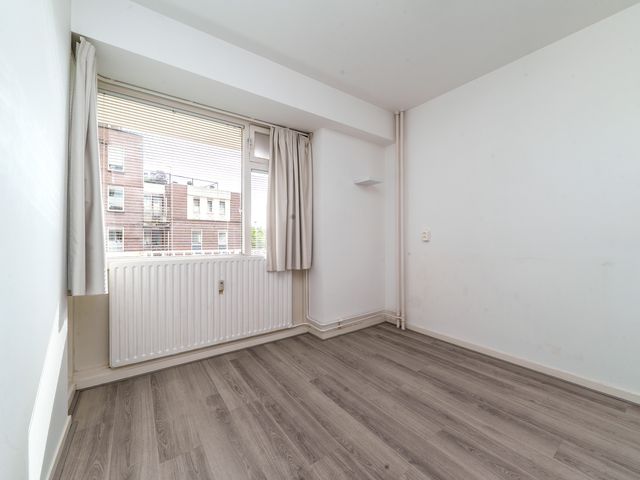 Suze Groeneweglaan 135, Rotterdam