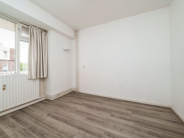Suze Groeneweglaan 135, Rotterdam