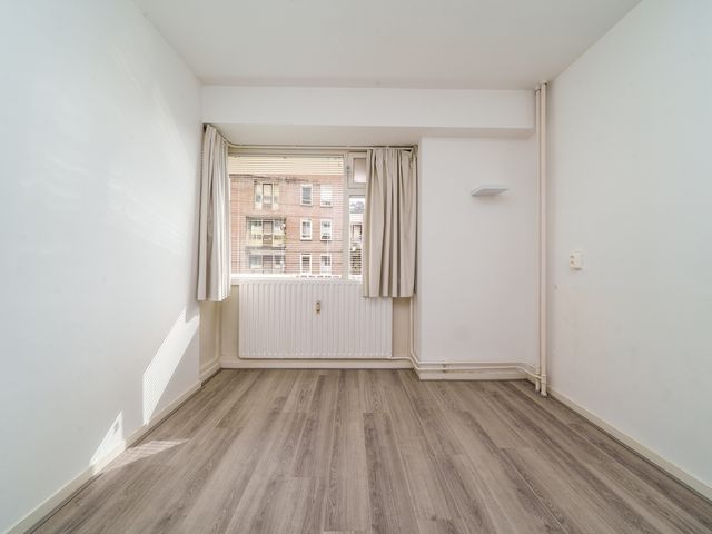 Suze Groeneweglaan 135, Rotterdam