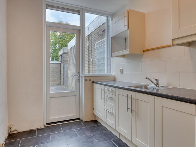 Zandhovenstraat 2, Breda