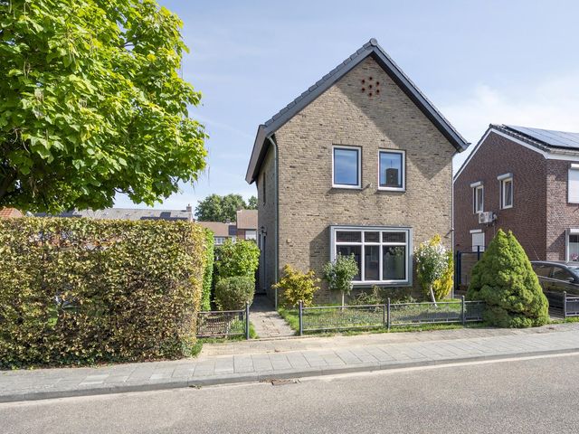Pastoor Zitzenlaan 10, Obbicht