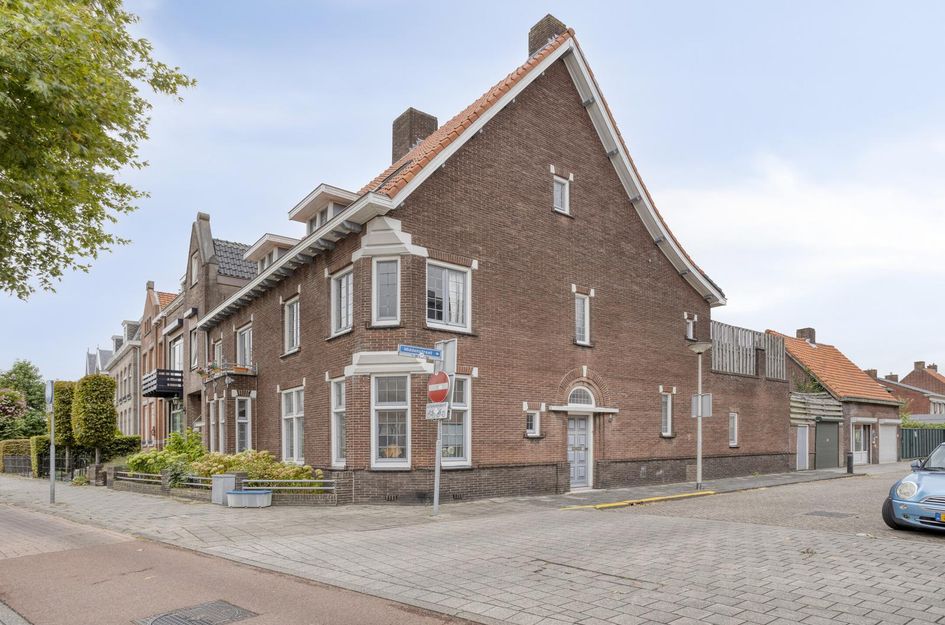 Middenstraat 1