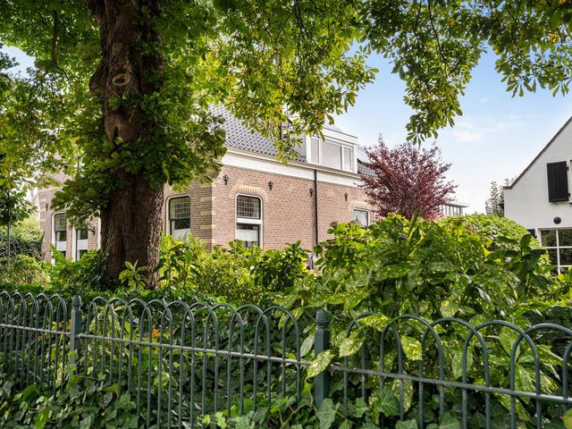 Weeresteinstraat 110, Hillegom