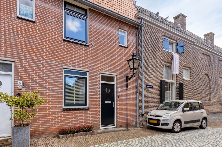 Pakhuisstraat 12