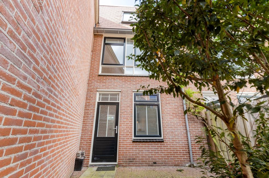Pakhuisstraat 12