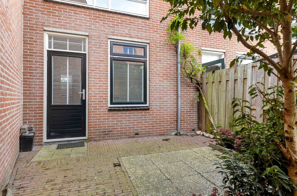 Pakhuisstraat 12