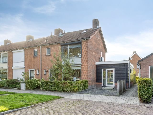 44 R I-Straat 29, Ochten