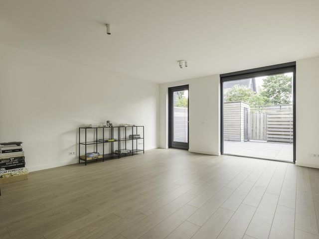 Colonnade 75, Hoofddorp