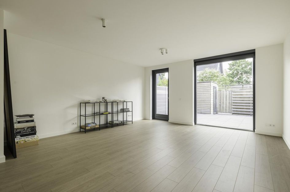 Colonnade 75