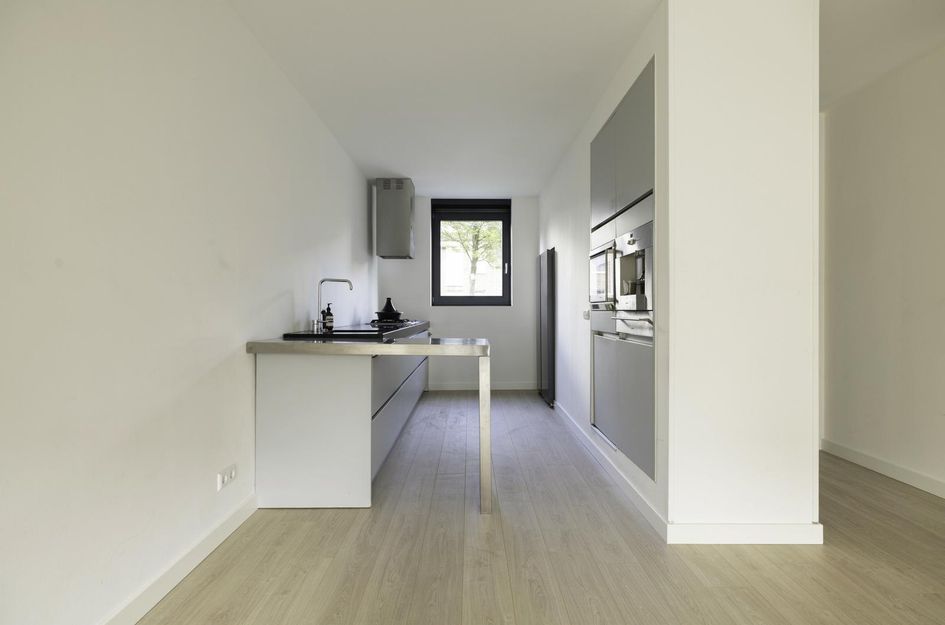 Colonnade 75