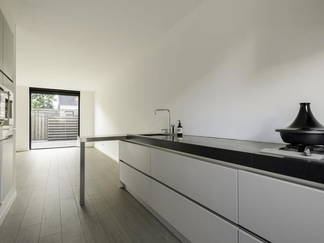 Colonnade 75, Hoofddorp