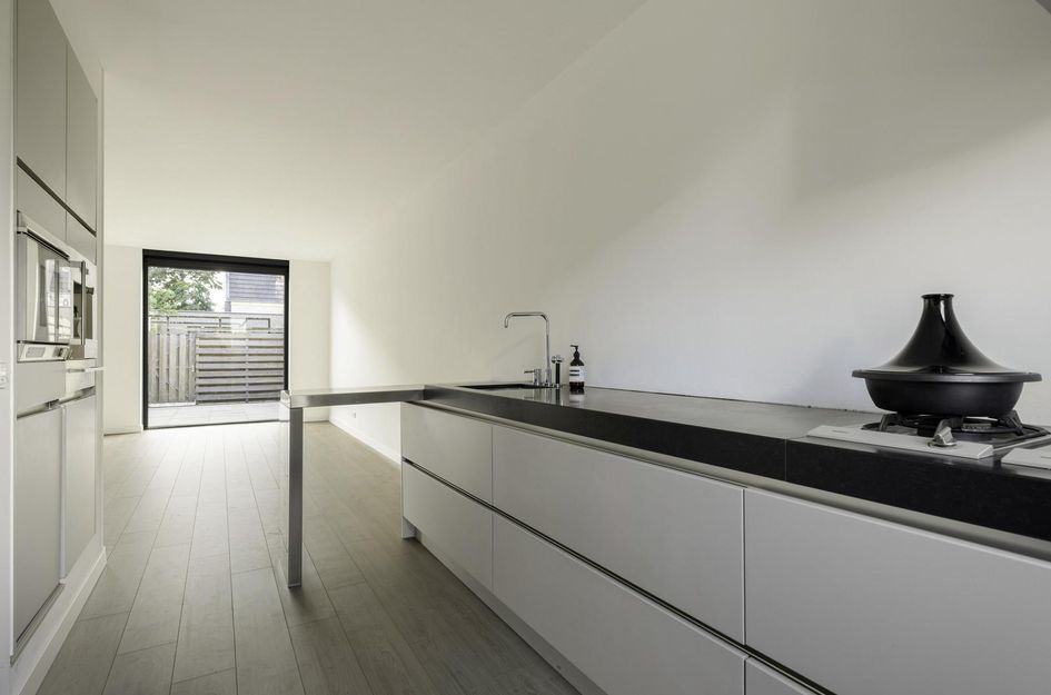 Colonnade 75