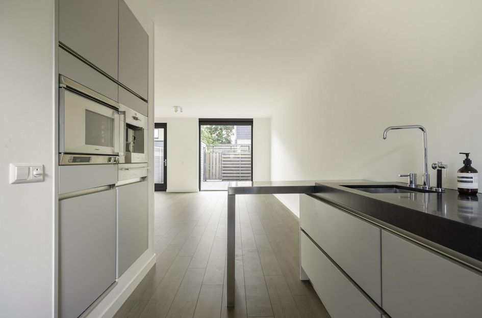 Colonnade 75