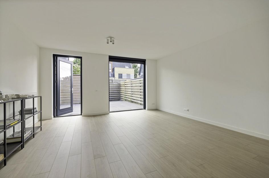 Colonnade 75