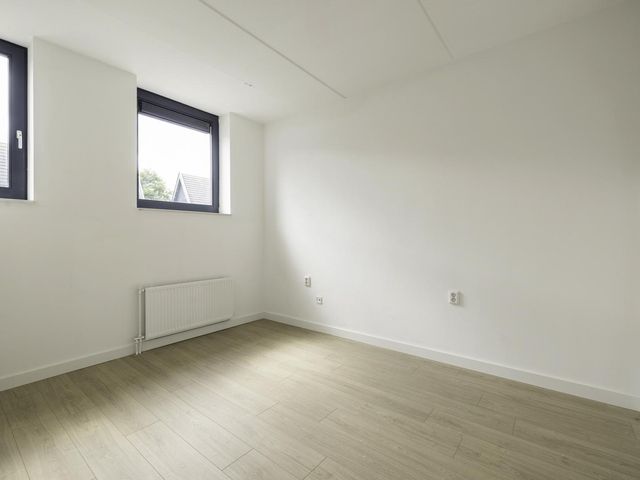 Colonnade 75, Hoofddorp