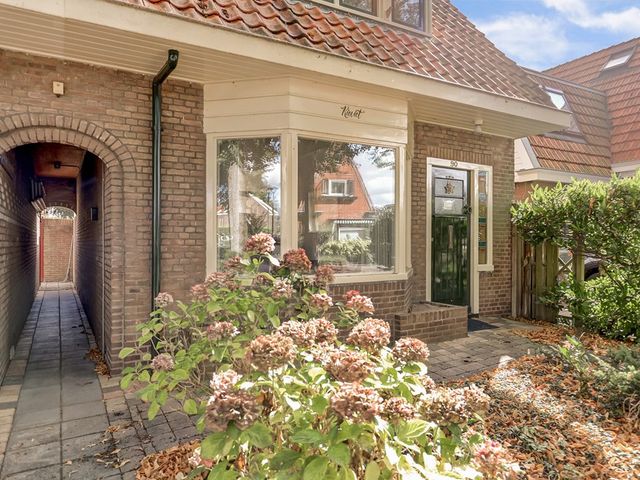 Tweeboomlaan 90, Hoorn
