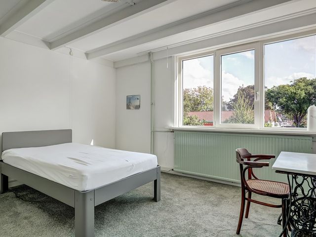 Tweeboomlaan 90, Hoorn