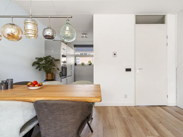 Olle Kapoenstraat 8, Almere
