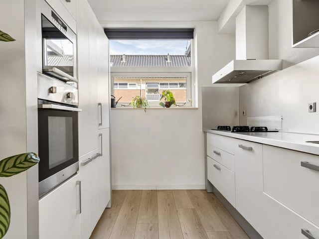 Olle Kapoenstraat 8, Almere