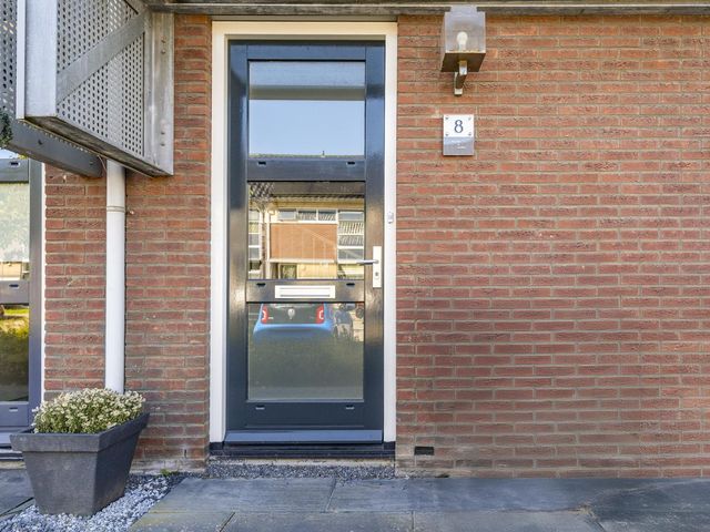 Olle Kapoenstraat 8, Almere