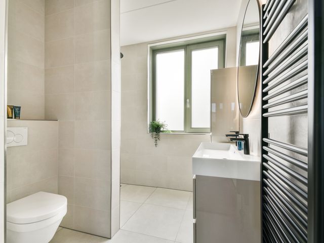 Elementenweg 66, Spijkenisse