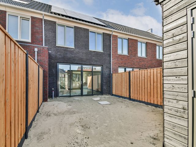 Elementenweg 66, Spijkenisse