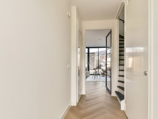 Elementenweg 66, Spijkenisse