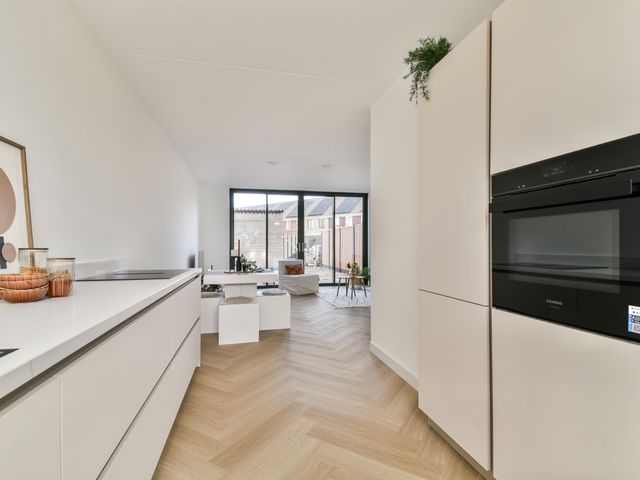 Elementenweg 66, Spijkenisse