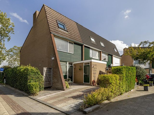 Lindendreef 8, Vlaardingen